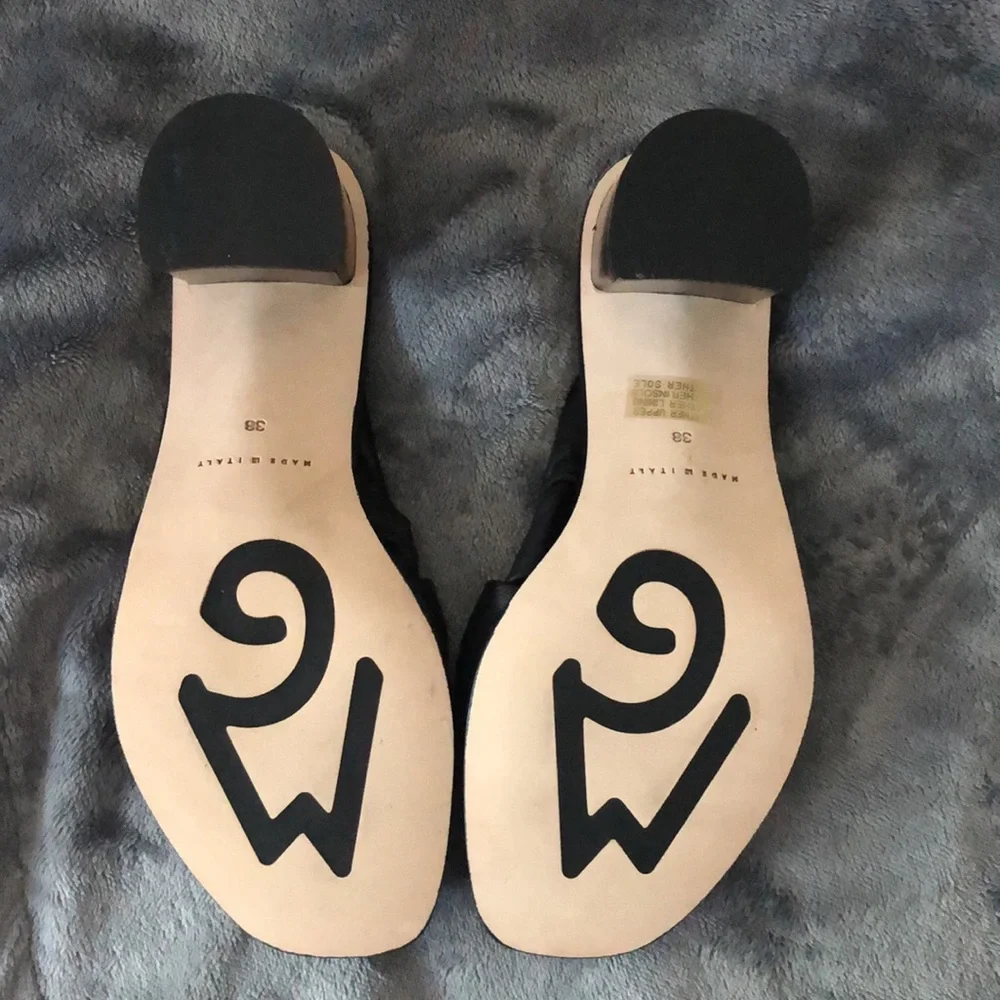 M GEMI The Lilliana Leather Sandal